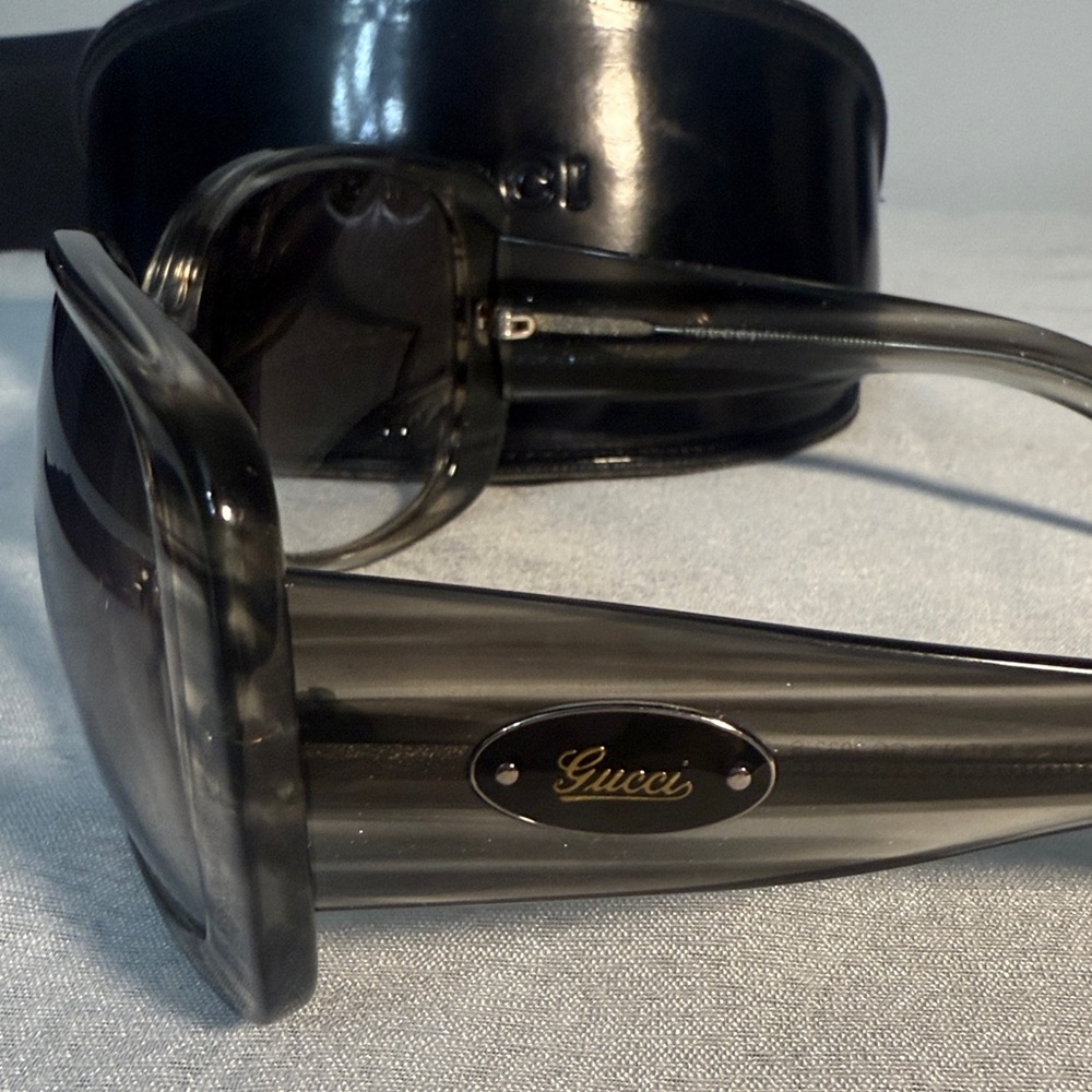 Gucci Black and Gray Women's Sunglasses - Picture 7 of 7